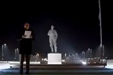 (VIDEO) Hrvatski novinar ispred spomenika Tuđmanu: Je*o te način na koji si skitao nad proteranim Srbima