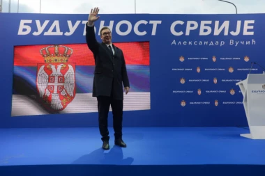 Rakijica, ajvar, kompot! Vučić obišao domaćinstvo Verbunkić u Rtkovu