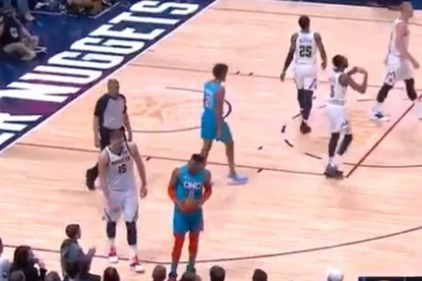 (VIDEO) NASTAO BI OPŠTI HAOS: "Ćušnuo" Vestbruka - Jokić mirotvorac