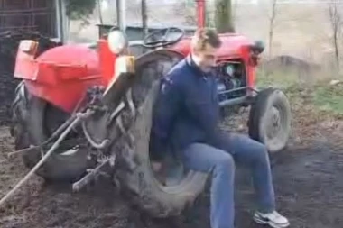 (VIDEO) Obavezno pogledajte! Ovo je Vlada snagator: Iako ima 80 kila, a diže traktor kao iz šale