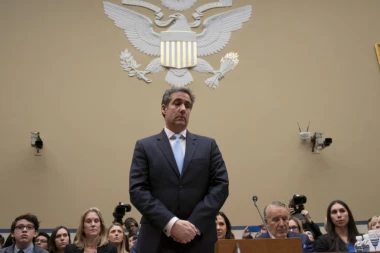 Pukla bruka u Kongresu! Bivši advokat šefa SAD: Tramp je rasista i prevarant, plaćao je porno glumice da ćute o aferama