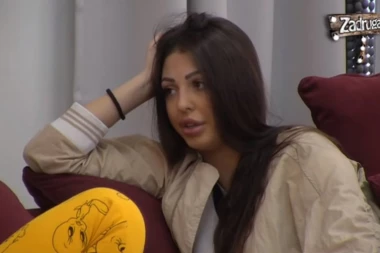 (ŠOK VIDEO) VADILA IZ DUPETA, PA STAVLJALA U USTA: Maja Marinković bukvalno jela svoja go*na, najgadnije scene ikada viđene u Zadruzi!