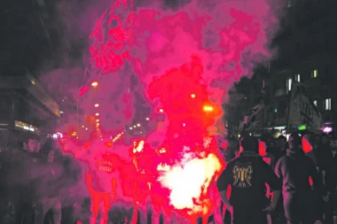 JEZIVE SCENE: Fudbal je zavijen u crno!