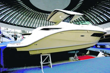 (FOTO) Srpski telegraf na Sajmu nautike: Najskuplje jahte prve "otplovile"