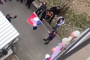 (VIDEO) Mlada, mladoženja, svatovi i svadbarska muzika... I sve to u studenjaku!