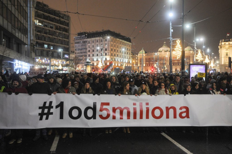 Organizator protesta "1 od 5 miliona" priznao da je novcem Demokratske stranke kupovao glasove!