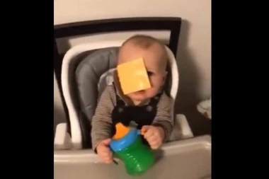 (VIDEO) KUDA IDE OVAJ SVET?! Bizaran trend se širi društvenim mrežama - evo čime gađaju decu!