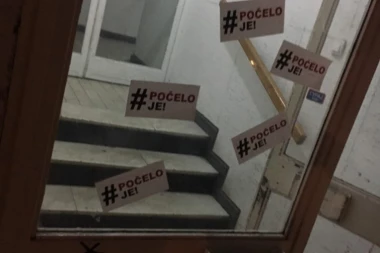 (FOTO) PRISTALICE OPOZICIJE NAPRAVILE RUGLO OD BEOGRADA: Automobili i zgrade oblepljene brojnim porukama