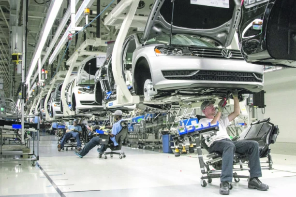 STALA PROIZVODNJA AUTOMOBILSKOG GIGANTA: Blokirane fabrike, radnici u neverici
