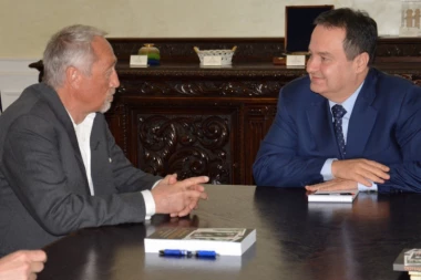 Dačić se sastao sa sinom Džejmsa Bonda!