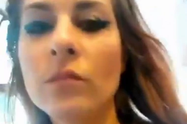 (VIDEO) KAKAV POLIGLOTA?! Urnebesan video će vas zasmejati do suza: Haj, gajs, dis iz maj salon!