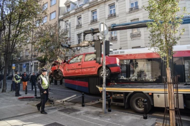 PRVE KAZNE OD 25.000 ZA BAHATO PARKIRANJE: Komunalni policajci napisali vozačima za samo 5 dana 1.038 kazni