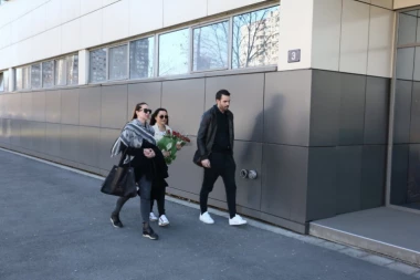 Čim je čuo da se porodila, Filip odjurio kod Prijovićke!