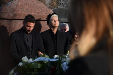 Karleuša zbog majke menja ime!