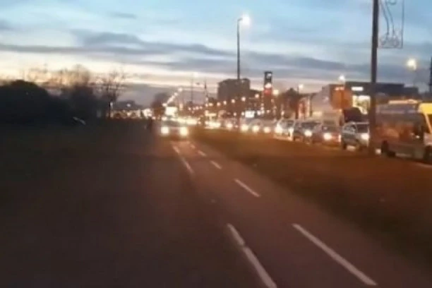 VOZAČI, SAMO POLAKO! Ima poledice na kolovozima, a mogući i odroni!