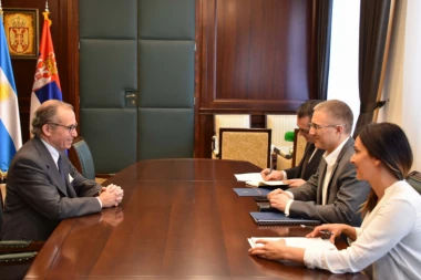 (FOTO) Stefanović sa ambasadorom Argentine!