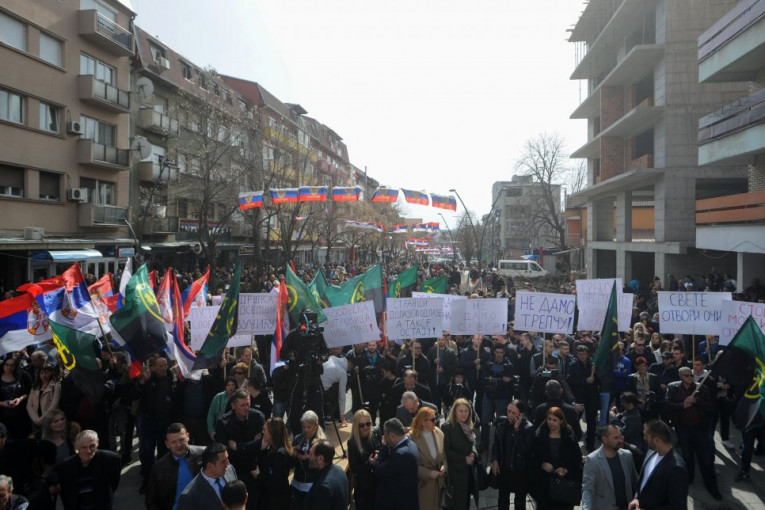 Srbi sa Kosova krenuli peške za Beograd na skup "Budućnost Srbije": Ovim putem će stići