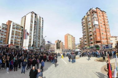 BEZBEDNOST SRBA NA KOSOVU PONOVO UGROŽENA: Kancelarija za KiM povodom napada Albanaca na srpski autobus