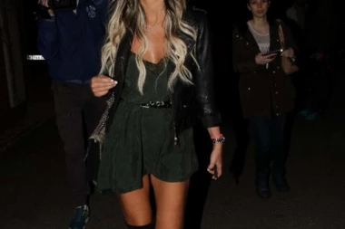 (FOTO) KIPI NA SVE STRANE! Zorana ponosna na nove SILIKONE pa BUJNE GRUDI pokazala svima!