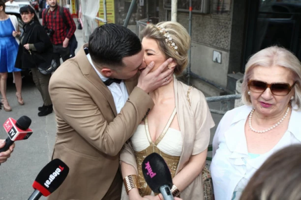 DANIJELA KARIĆ I IVAN MILEUSNIĆ IMAJU NAJLEPŠI POVOD ZA SLAVLJE! Pevačicin brat sve potvrdio, ČESTITKE PLJUŠTE!