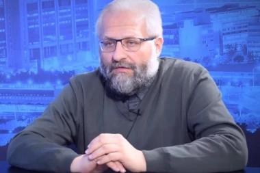 Nisu mogli goreg da izaberu! Upoznajte homofoba koji će govoriti na protestima opozicije