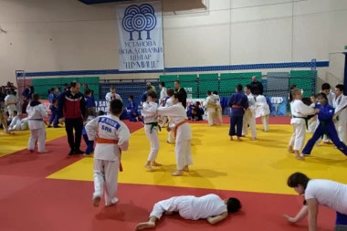 Novi šampioni odmerili snage na memorijalnom turniru "Slobodan Rakić - Cakan"!