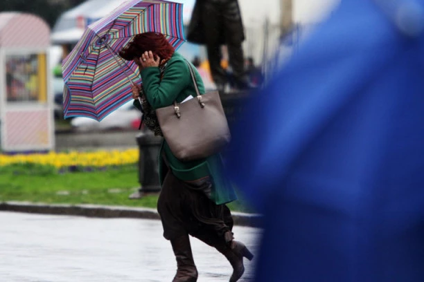 POVRATAK MRAZEVA, SERIJA SNAŽNIH CIKLONA: Sledeće nedelje pad površinskog pritiska, i NEVEROVATNA TEMPERATURA!