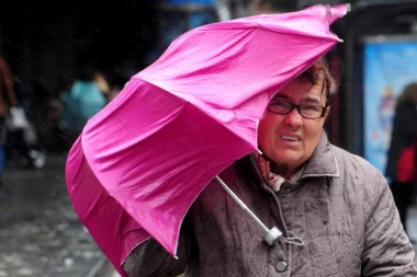 Region na udaru snažnog nevremena: U Hrvatskoj žuti meteoalarm zbog olujnog vetra