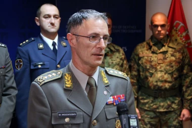 HITNA REAKCIJA VOJSKE SRBIJE POVODOM ISPORUKE TURSKIH DRONOVA KOSOVU! General Mojsilović na vezi s načelnikom Kfora!