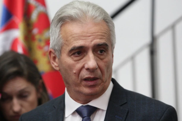 NAORUŽAVAJU SE! Milovan Drecun upozorava: Albanci žele nasilno da zauzmu sever KiM!