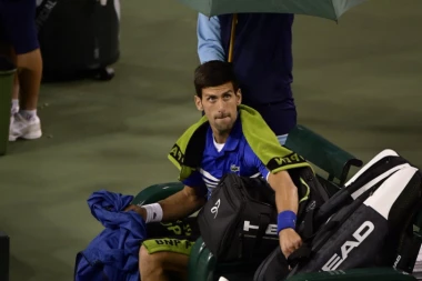 Dobro se zabavlja: Novak osetio miris MARIHUANE na treningu u Indijan Velsu