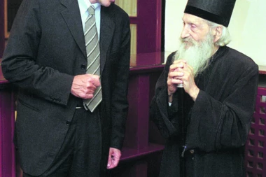 Tajna skrivena godinama od očiju javnosti: Patrijarha otrovali da ne dođe na sahranu Đinđića