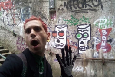 KO JE BIVŠI RIJALITI UČESNIK , KOG JE TRANSRODNA DEVOJKA PRIJAVILA ZA NASILJE? Ubio je majku, baki PRETIO SMRĆU, nizao SKANDAL za SKANDALOM!