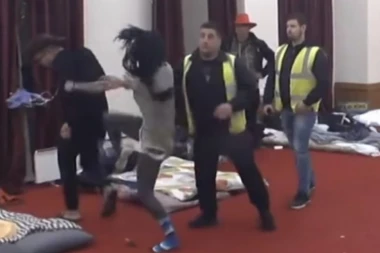 (VIDEO) Krunićka podivljala: Prvo nasrnula na Staniju i Marijanu, a zatim išutirala Stolića! Sledi diskvalifikacija?!