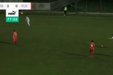 Šta je za Kristinu 40 metara: Srpska fudbalerka postigla NEVEROVATNU golčinu na kojoj bi joj pozavideli i Ronaldo i Mesi!