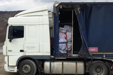 Večeras zaplenjena najveća količina droge u Srbiji ikada: Evo koliko je marihuane pronašla policija na Gradini!