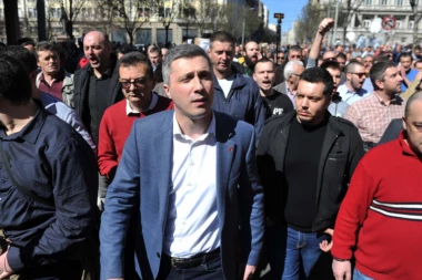 BOLESNI DIL opozicije i Šiptara: Članovi SzS pravdaju upad ROSU, prištinske vlasti zauzvrat bodre proteste