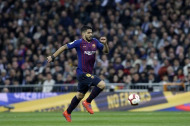 Suarez povređen, Barsa u problemu