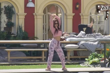 (VIDEO) Stanija vrelim plesom zapalila Rajsko ostrvo!