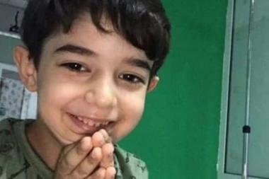 Pomozimo malom Strahinji da pobedi u najtežoj bici! Doktori ustanovili tešku aplastičnu anemiju, a vreme mu nije saveznik