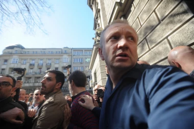 Đilasov kum huška vladike protiv patrijarha Irineja!