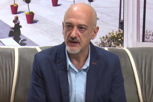 DŽIHADISTIČKI MANIRI RADETA PANIĆA: Lider nepriznatog sindikata preti BOMBOM I VIŠESTRUKIM UBISTVOM po Tviteru