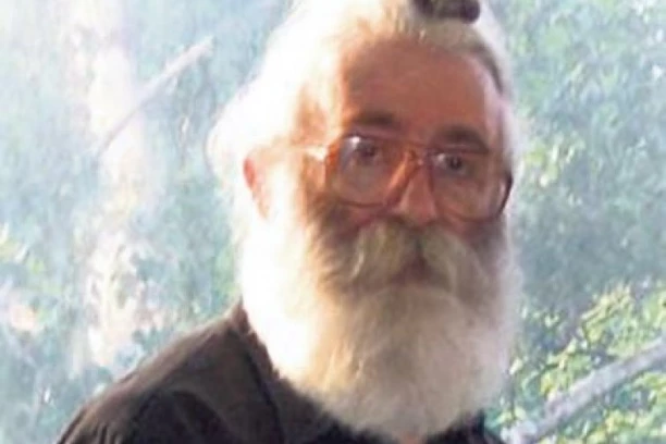 SRPSKI TELEGRAF I SVETSKA EKSKLUZIVA TOKOM BEKSTVA! Ovo su nikad objavljene fotografije Radovana Karadžića! (FOTO)