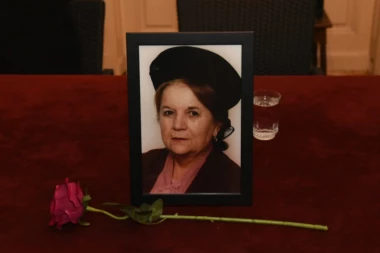 Književnica Grozdana Olujić sahranjena u Aleji zaslužnih građana!