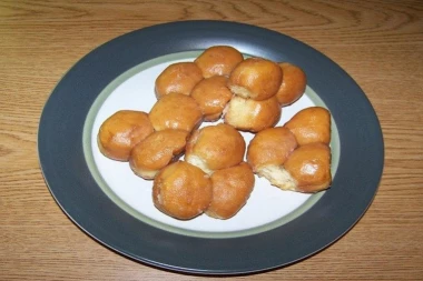 RECEPT ZA NAJUKUSNIJE KROFNICE: Brzo i lako do omiljenog slatkiša