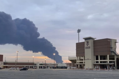 (FOTO) PANIKA U TEKSASU: Mnogima nije dobro, vlast pozvala meštane da ostanu kod kuće