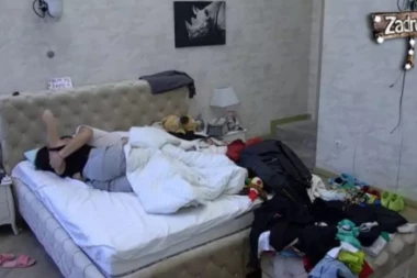 David mazio Anu po celom telu, pa joj zavukao ruku u gaće!