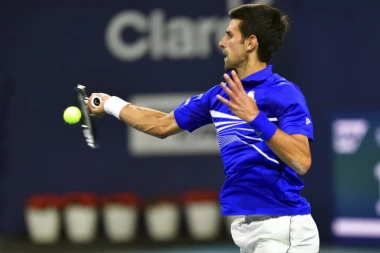 Novak ipak igra na travi pred Vimbldon!