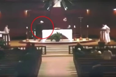 (VIDEO) Izboden sveštenik u lajv prenosu!