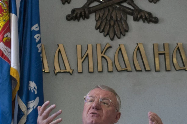 ŠEŠELJ BEZ PARDONA: Častiću virus ako đubre Solana odapne